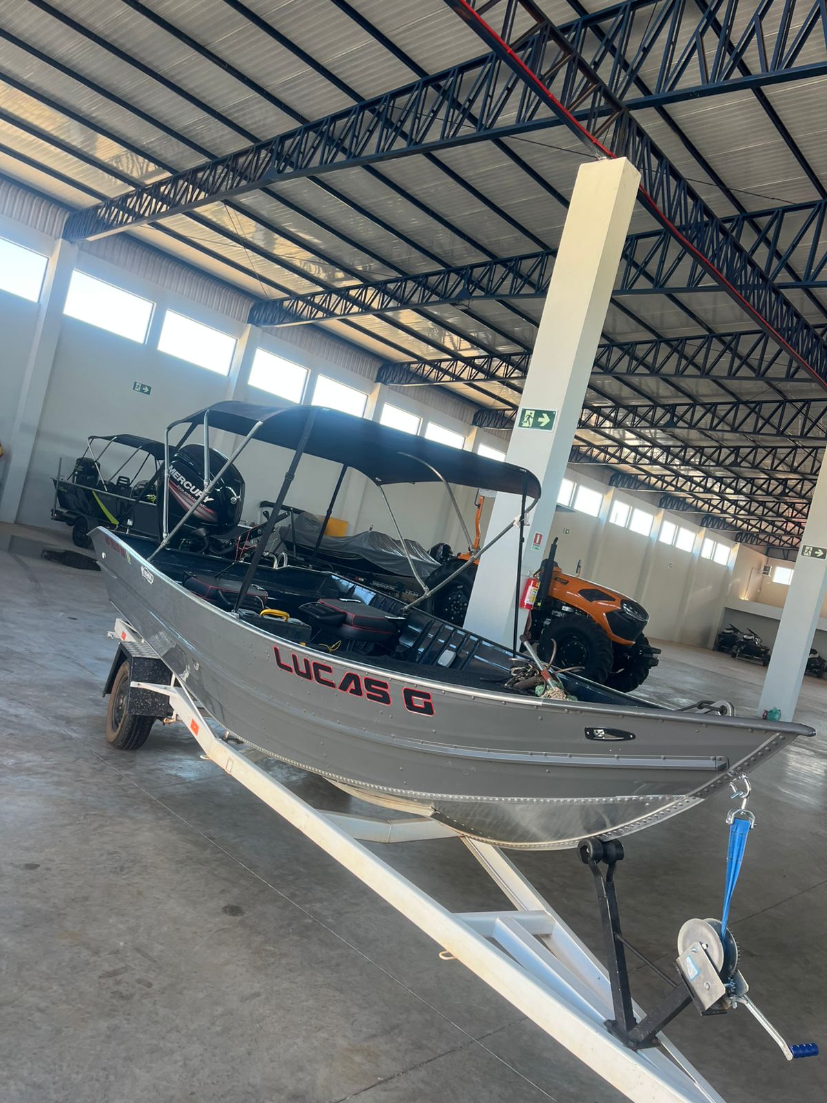 Barco de alumínio modelo 1